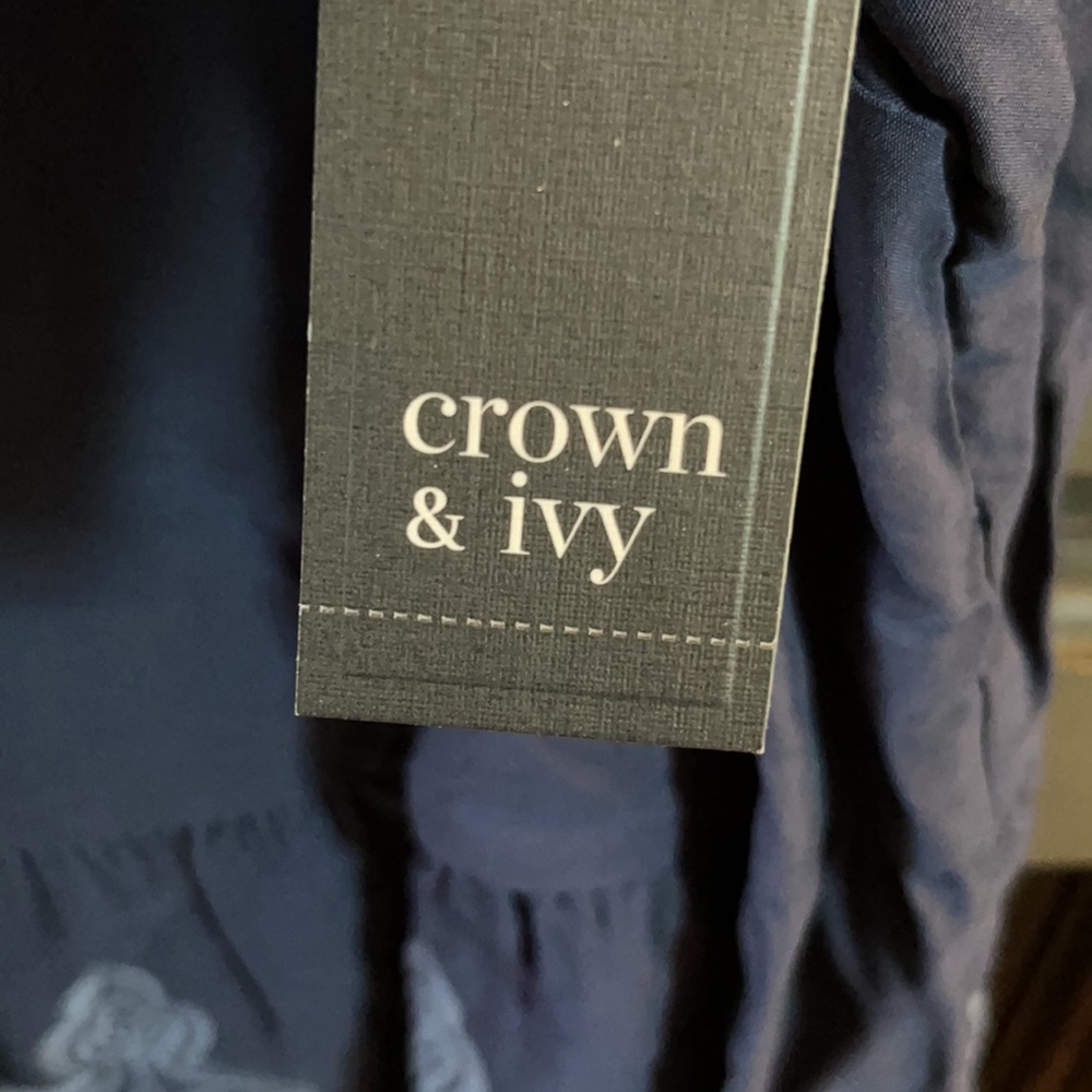 Crown & Ivy sleeveless top. - Picture 12 of 12